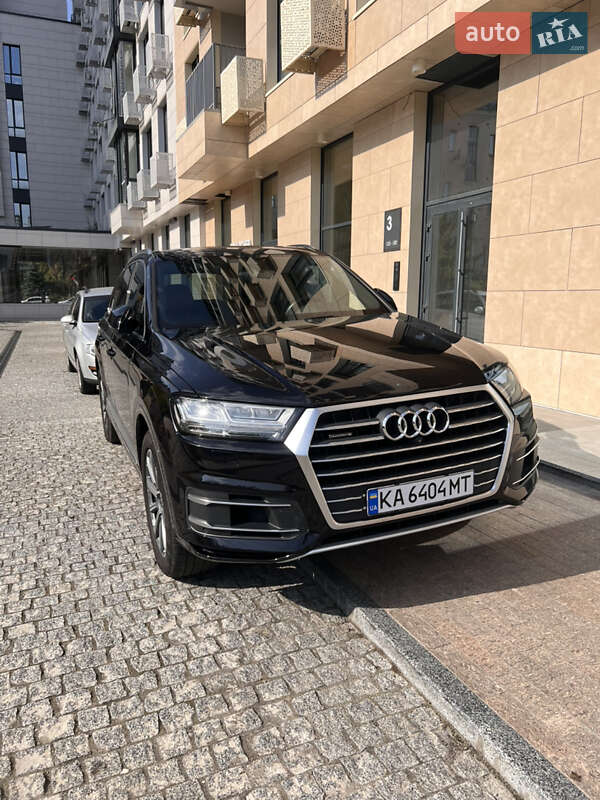 Позашляховик / Кросовер Audi Q7 2017 в Києві