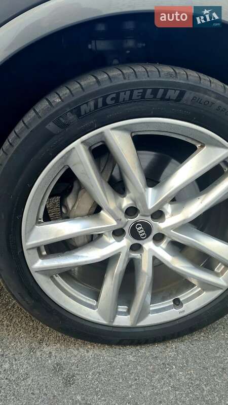 Внедорожник / Кроссовер Audi Q7 2017 в Харькове