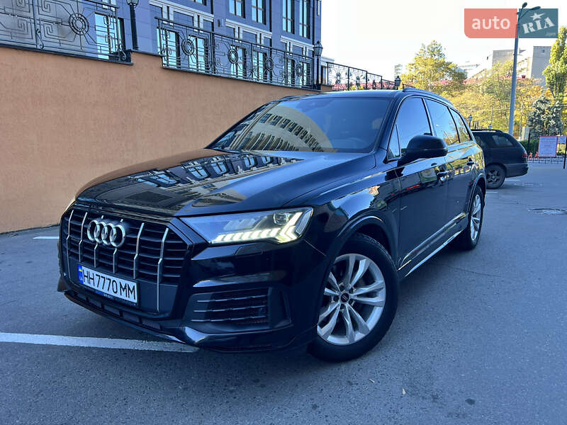 Позашляховик / Кросовер Audi Q7 2020 в Благовіщенську