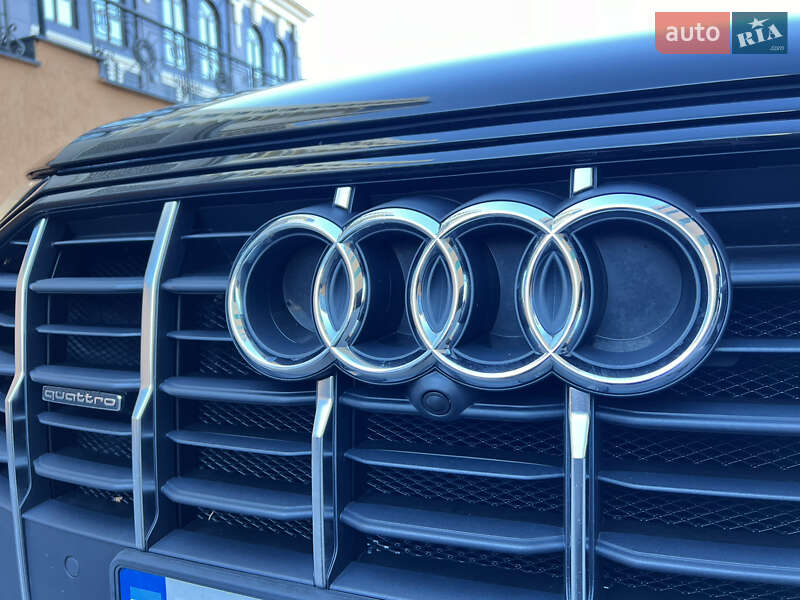 Позашляховик / Кросовер Audi Q7 2020 в Благовіщенську