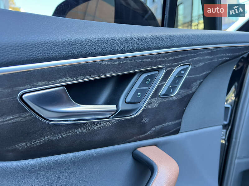 Позашляховик / Кросовер Audi Q7 2020 в Благовіщенську