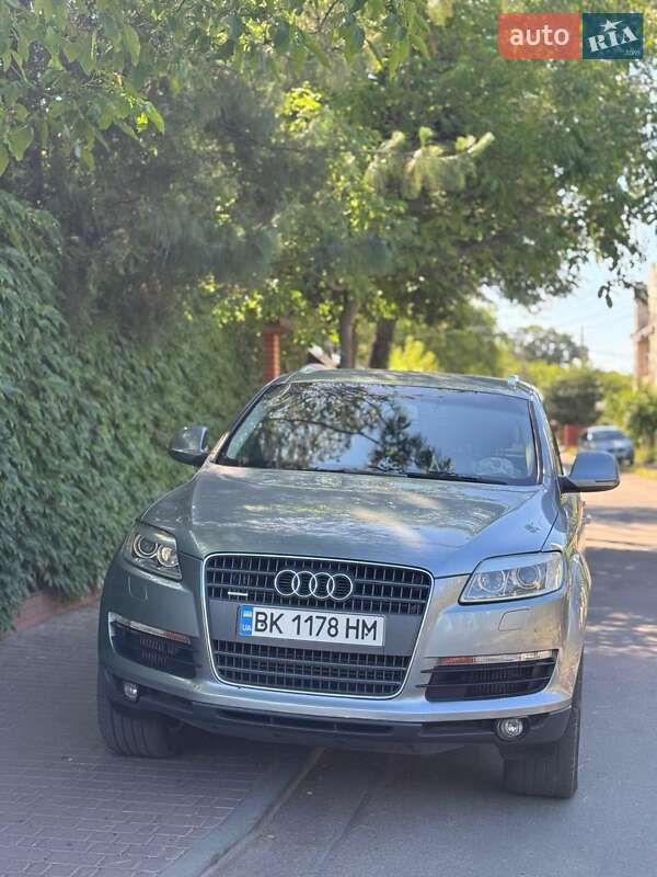 Позашляховик / Кросовер Audi Q7 2006 в Вараші фото 4 Позашляховик / Кросовер Audi Q7 2006 в Вараші