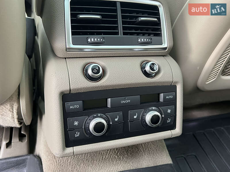 Позашляховик / Кросовер Audi Q7 2012 в Дніпрі