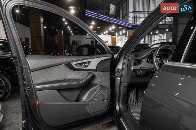 Позашляховик / Кросовер Audi Q7 2015 в Одесі фото 6 Позашляховик / Кросовер Audi Q7 2015 в Одесі