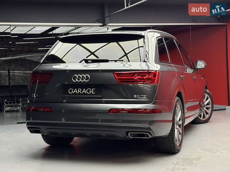 Позашляховик / Кросовер Audi Q7 2019 в Києві