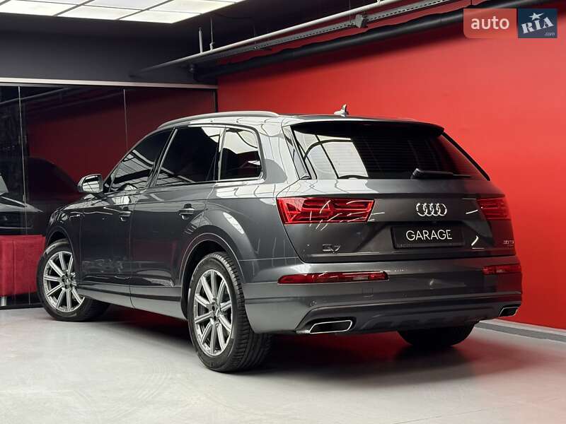 Позашляховик / Кросовер Audi Q7 2019 в Києві