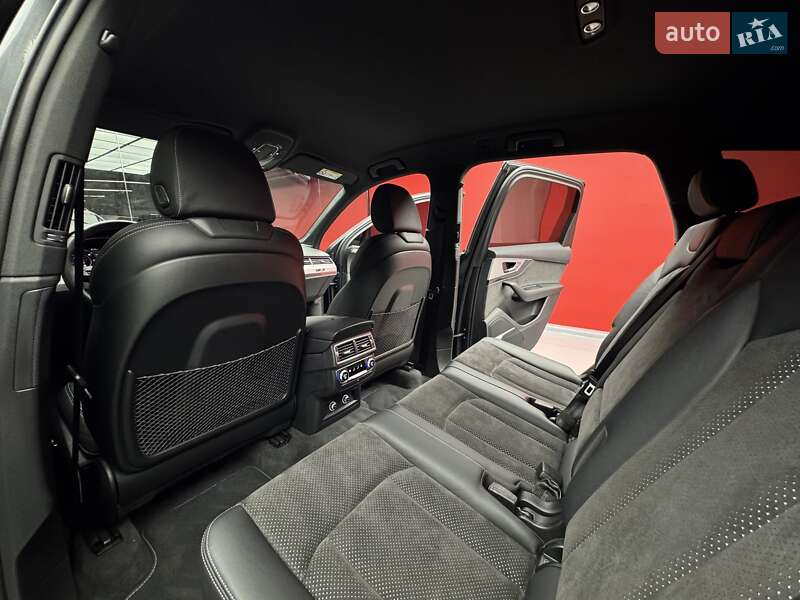 Позашляховик / Кросовер Audi Q7 2019 в Києві