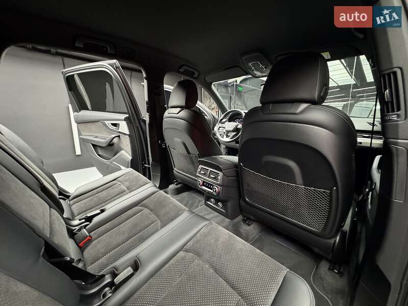 Позашляховик / Кросовер Audi Q7 2019 в Києві
