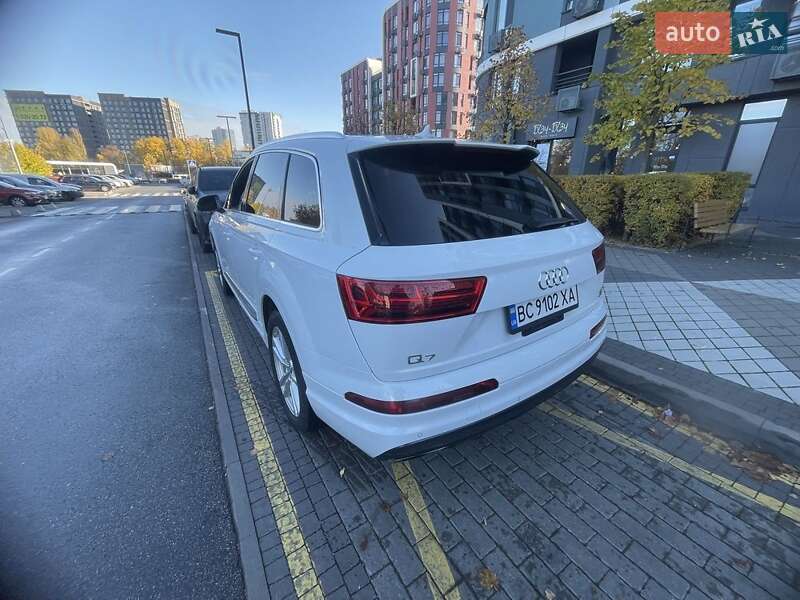 Позашляховик / Кросовер Audi Q7 2017 в Києві