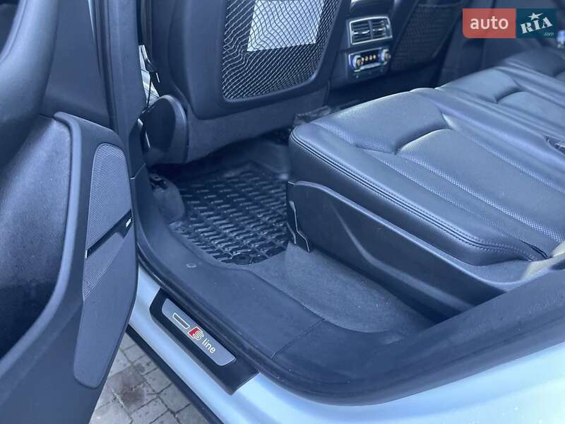 Позашляховик / Кросовер Audi Q7 2017 в Києві