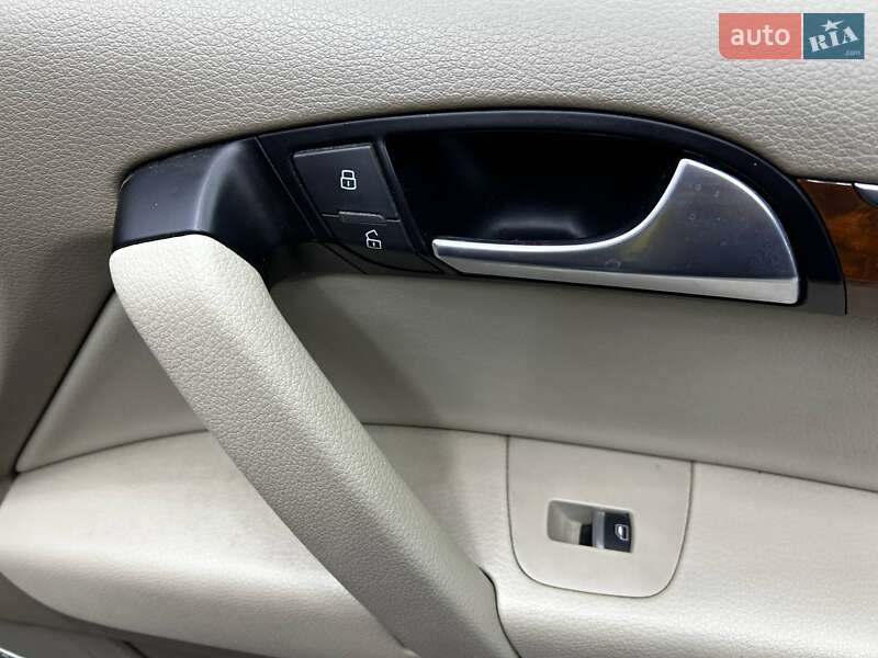 Позашляховик / Кросовер Audi Q7 2013 в Чернівцях