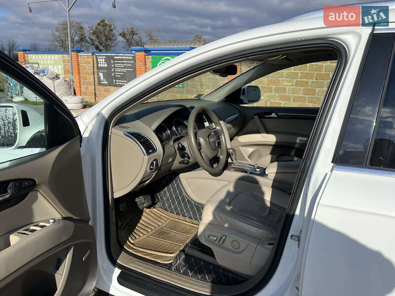 Позашляховик / Кросовер Audi Q7 2011 в Луцьку