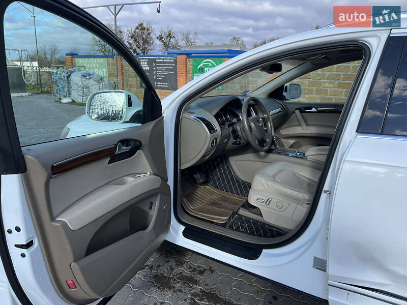 Позашляховик / Кросовер Audi Q7 2011 в Луцьку