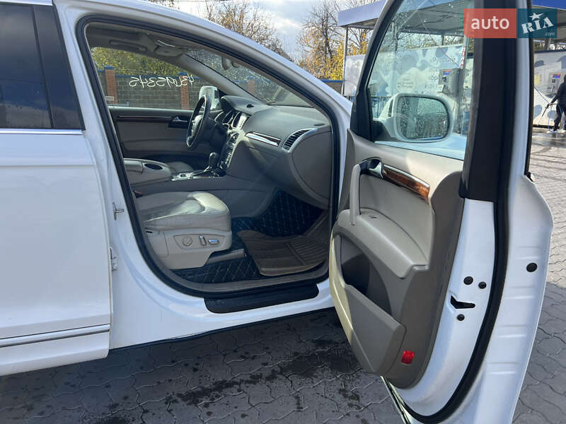 Позашляховик / Кросовер Audi Q7 2011 в Луцьку