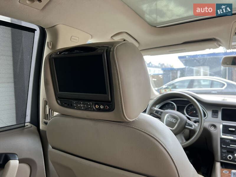 Позашляховик / Кросовер Audi Q7 2011 в Луцьку