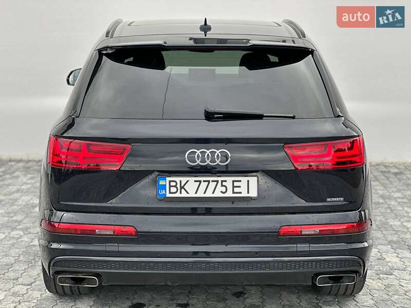 Внедорожник / Кроссовер Audi Q7 2017 в Ровно