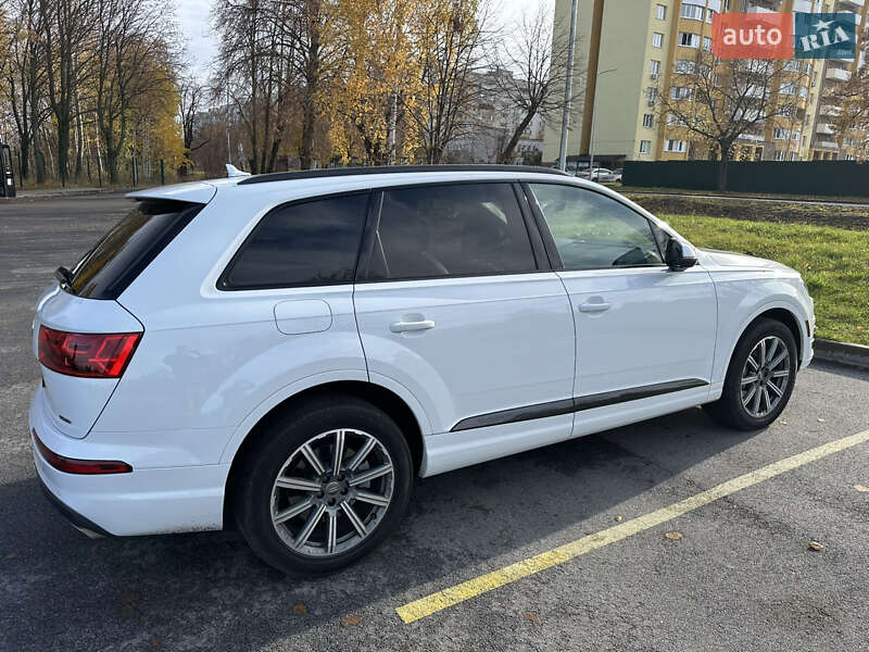 Позашляховик / Кросовер Audi Q7 2019 в Чернігові