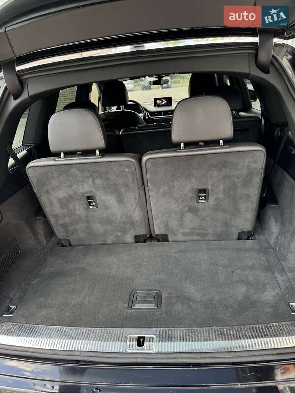 Внедорожник / Кроссовер Audi Q7 2017 в Сарнах