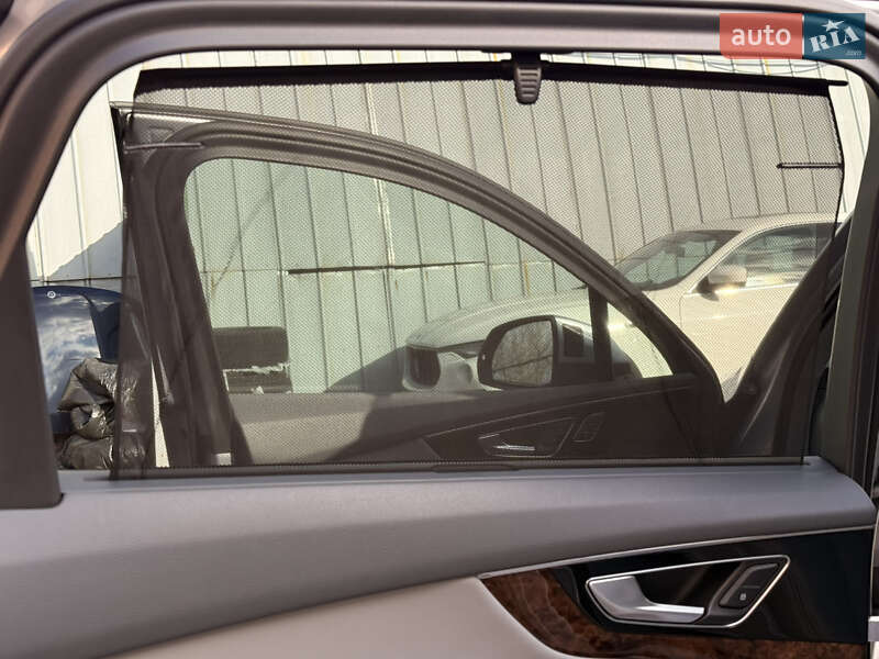 Внедорожник / Кроссовер Audi Q7 2018 в Киеве