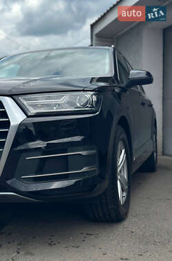 Позашляховик / Кросовер Audi Q7 2017 в Полтаві
