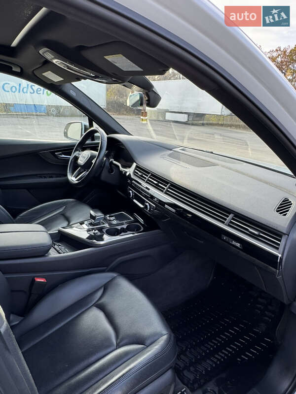 Позашляховик / Кросовер Audi Q7 2018 в Києві фото 17 Позашляховик / Кросовер Audi Q7 2018 в Києві