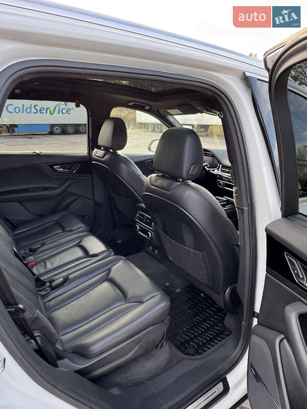 Позашляховик / Кросовер Audi Q7 2018 в Києві фото 20 Позашляховик / Кросовер Audi Q7 2018 в Києві