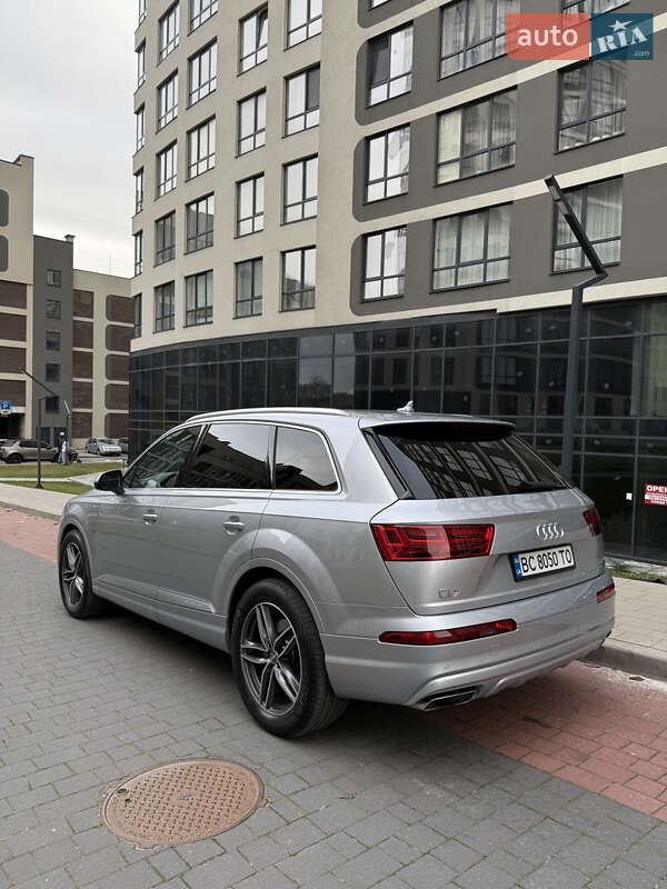 Позашляховик / Кросовер Audi Q7 2017 в Львові