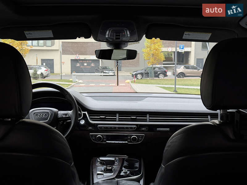 Позашляховик / Кросовер Audi Q7 2017 в Львові