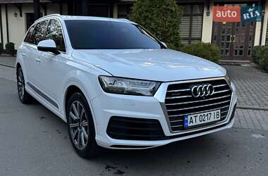 Внедорожник / Кроссовер Audi Q7 2017 в Черновцах