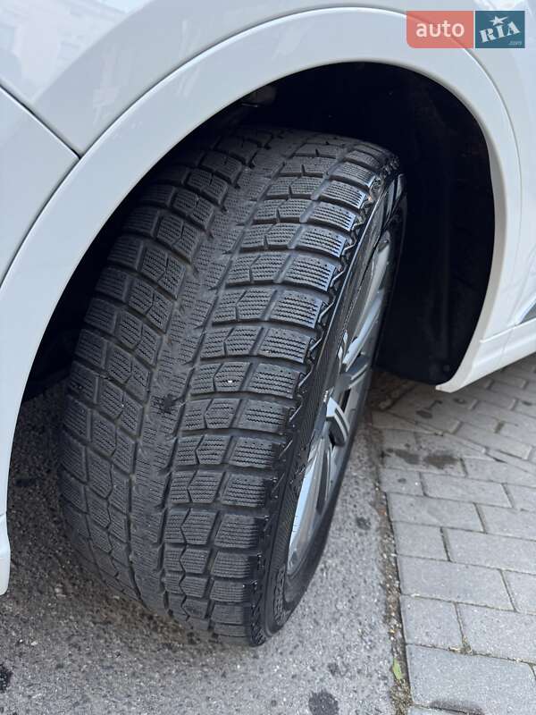 Внедорожник / Кроссовер Audi Q7 2017 в Черновцах