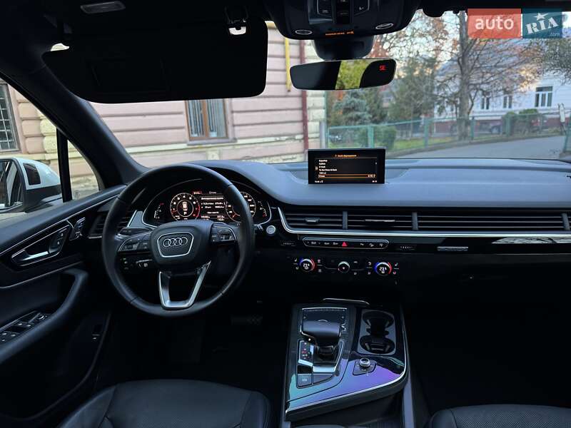 Внедорожник / Кроссовер Audi Q7 2017 в Черновцах
