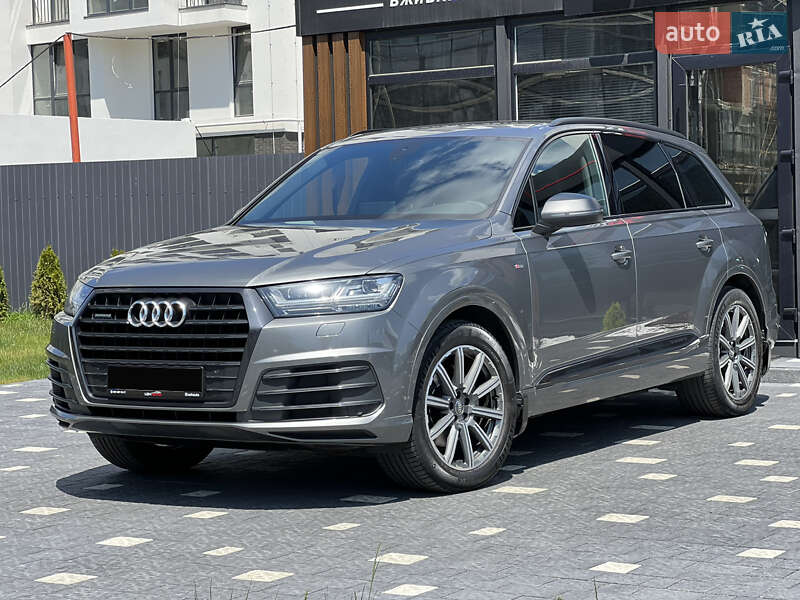 Позашляховик / Кросовер Audi Q7 2017 в Ужгороді