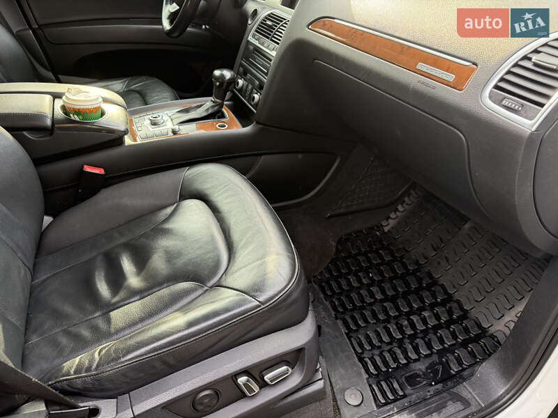 Позашляховик / Кросовер Audi Q7 2015 в Хусті фото 18 Позашляховик / Кросовер Audi Q7 2015 в Хусті