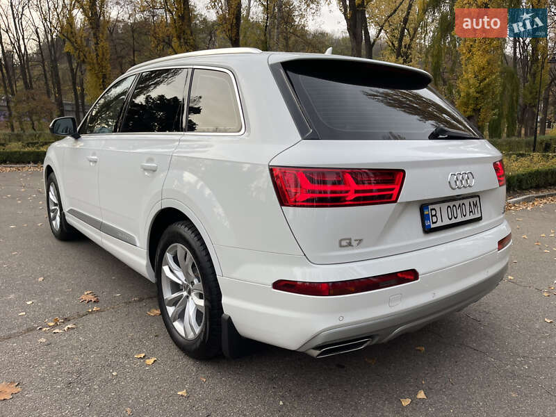 Внедорожник / Кроссовер Audi Q7 2015 в Киеве