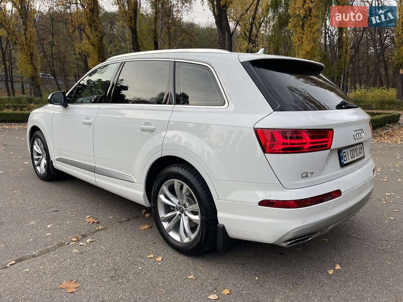 Внедорожник / Кроссовер Audi Q7 2015 в Киеве