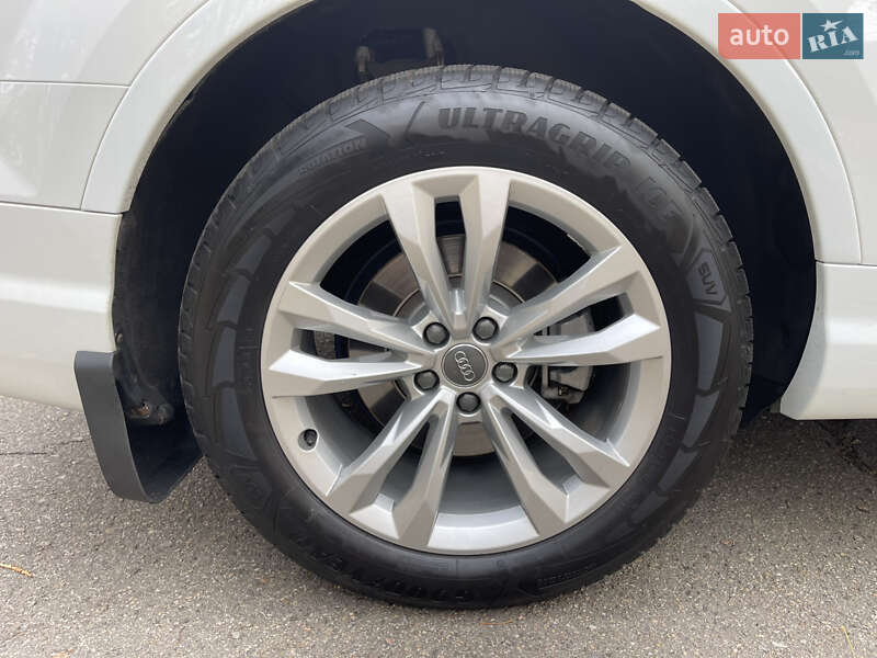 Внедорожник / Кроссовер Audi Q7 2015 в Киеве
