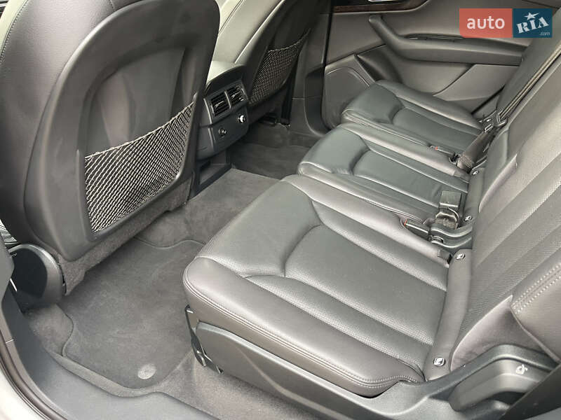 Внедорожник / Кроссовер Audi Q7 2015 в Киеве