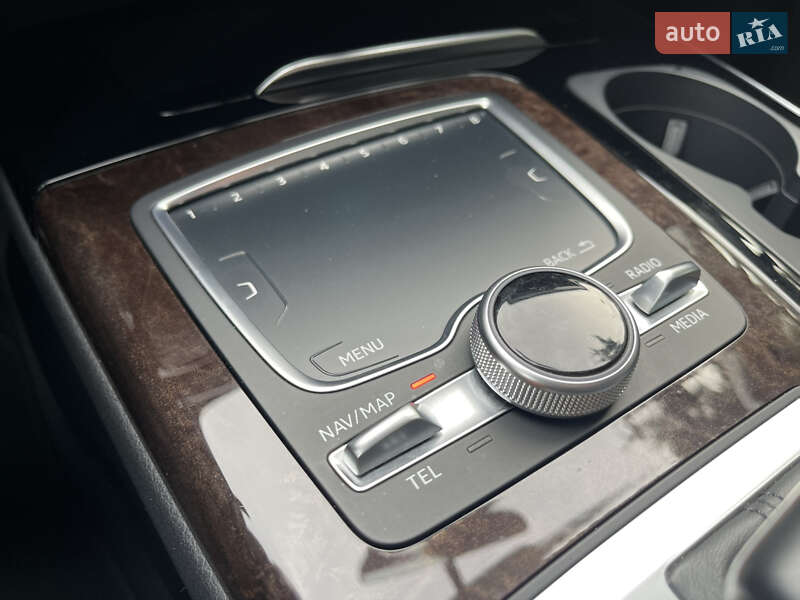 Внедорожник / Кроссовер Audi Q7 2015 в Киеве