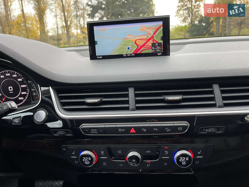 Внедорожник / Кроссовер Audi Q7 2015 в Киеве