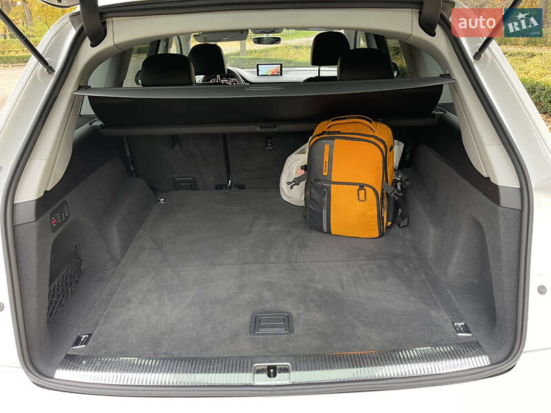 Внедорожник / Кроссовер Audi Q7 2015 в Киеве