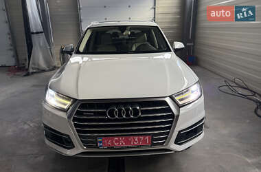 Позашляховик / Кросовер Audi Q7 2017 в Новояворівську