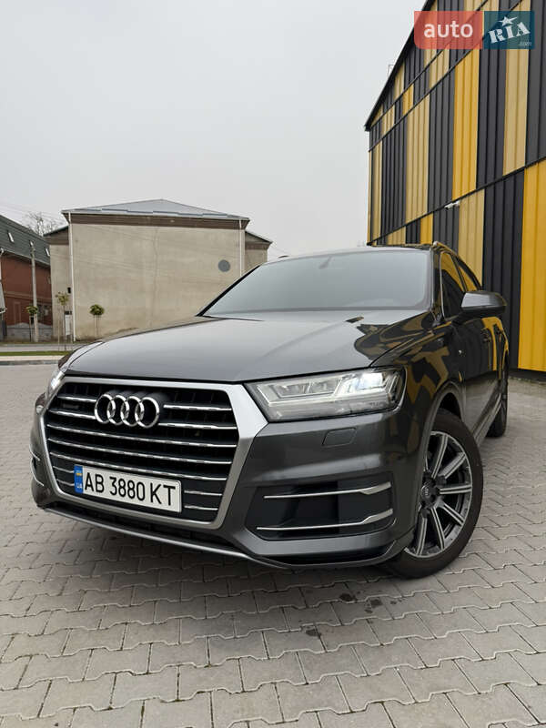 Внедорожник / Кроссовер Audi Q7 2016 в Баре