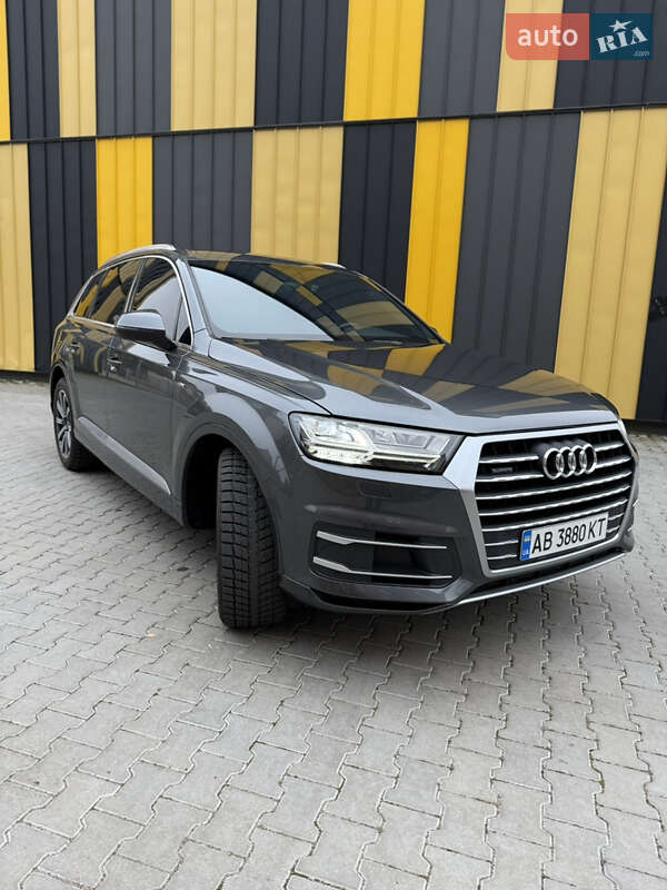 Внедорожник / Кроссовер Audi Q7 2016 в Баре