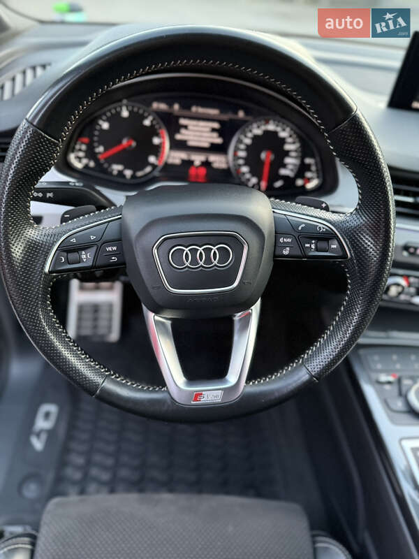 Внедорожник / Кроссовер Audi Q7 2016 в Баре