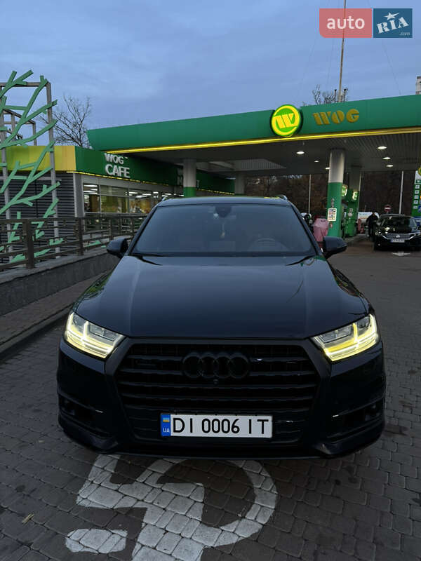 Позашляховик / Кросовер Audi Q7 2016 в Києві фото 20 Позашляховик / Кросовер Audi Q7 2016 в Києві