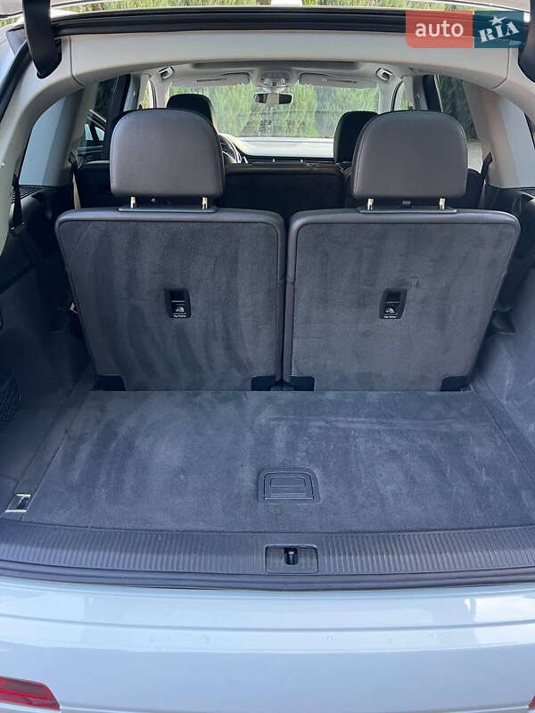 Позашляховик / Кросовер Audi Q7 2016 в Львові