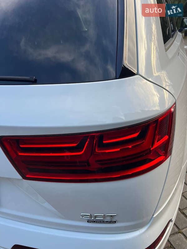 Позашляховик / Кросовер Audi Q7 2016 в Львові