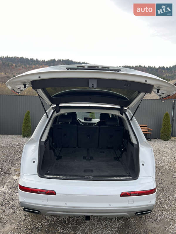 Внедорожник / Кроссовер Audi Q7 2017 в Рахове