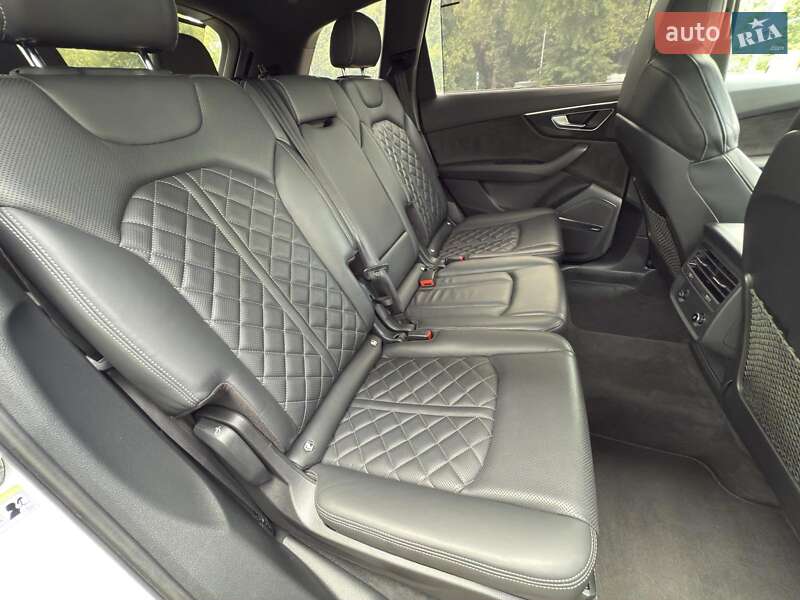 Позашляховик / Кросовер Audi Q7 2020 в Одесі