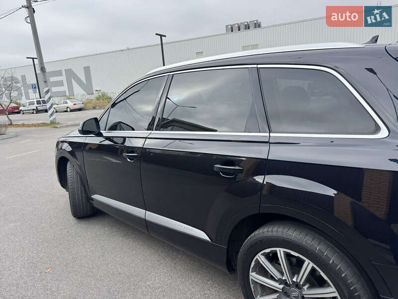 Позашляховик / Кросовер Audi Q7 2018 в Вінниці